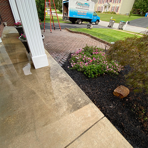 power washing sidewalk and steps